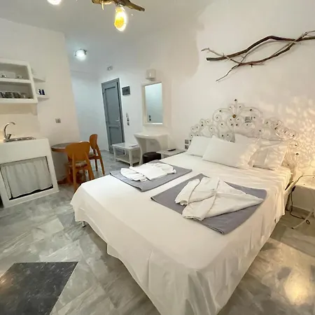 Argo-milos * Adamantas (Milos)