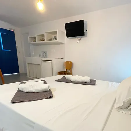 Argo-milos * Adamantas (Milos)